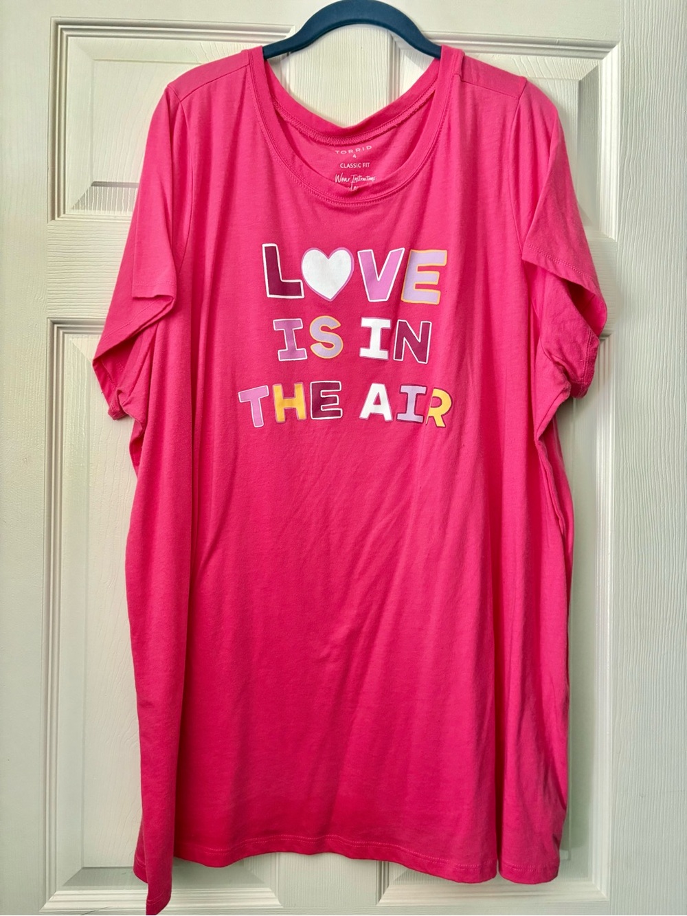 Torrid pink tee “Love us in the air” SOLD OUT size 4